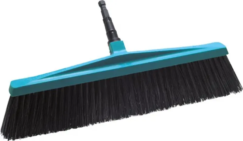 GARDENA® combisystem-Straßenbesen aus grauem Kunststoff mit oranger Aufnahme und harten Borsten