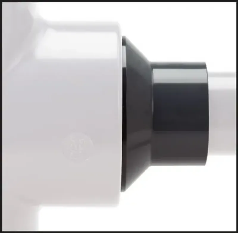 Anwendungsbeispiel 2: PVC-U Verbinder in einer Bewässerungsanlage montiert, der verschiedene Durchmesser verbindet